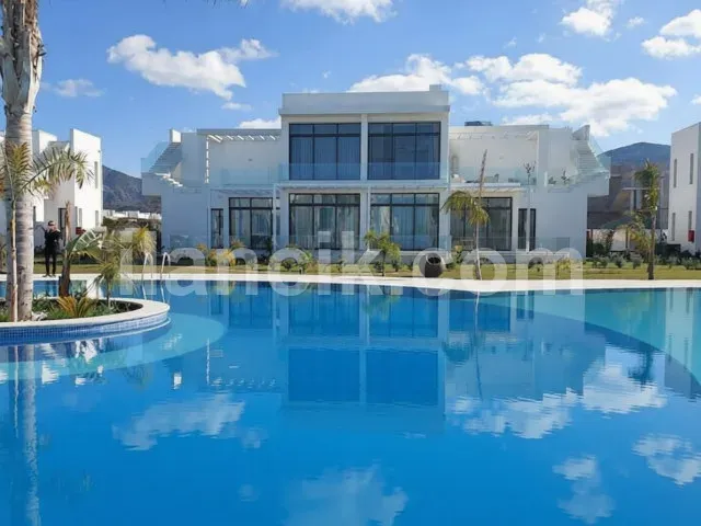 Satılık 3 Yatak Odalı Penthouse - Bahçeli, Girne - 2
