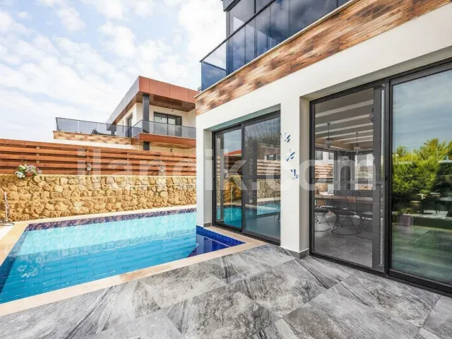 Satılık 4 Yatak Odalı Lüks Villa - Edremit, Girne - 3
