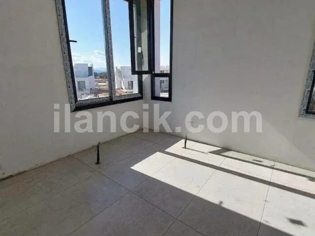 Satılık 3 Yatak Odalı Penthouse - Bahçeli, Girne - 10