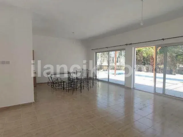 Bahçeli'de Satılık 3 Odalı Villa - Girne - 12