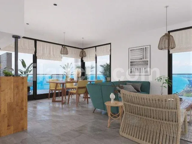 Güzelyurt Merkez'de Satılık 2 Odalı Deniz Manzaralı Daire