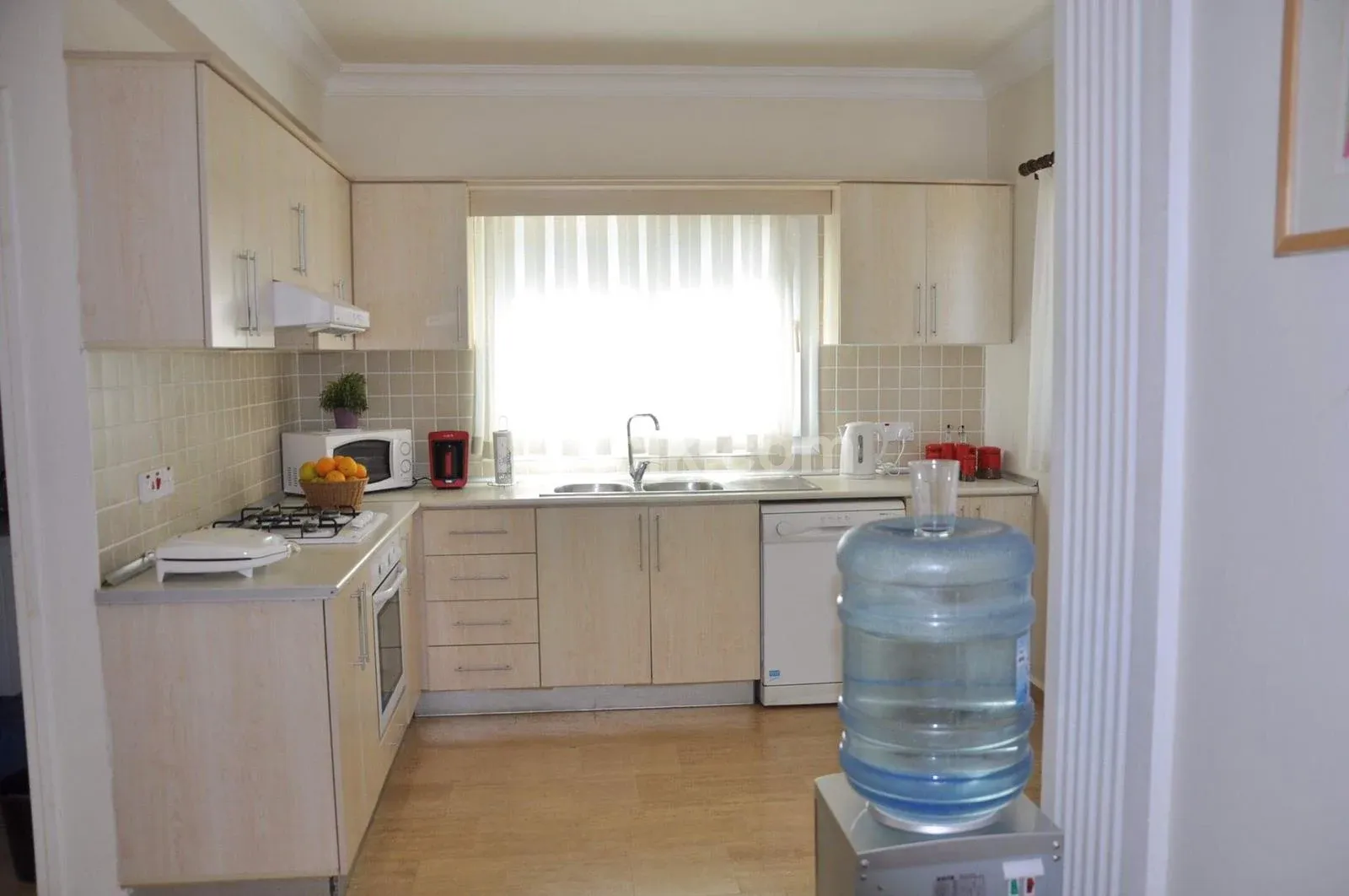 Girne Karşıyaka bölgesinde 3+1 günlük havuzlu kiralık villa - 6