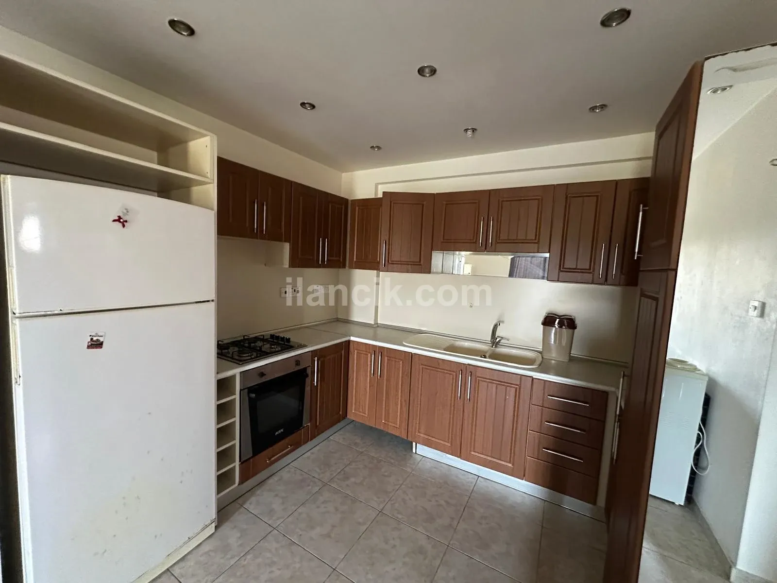Mağusa Karakol Bölgesinde 3+1 Kiralık Daire - 5