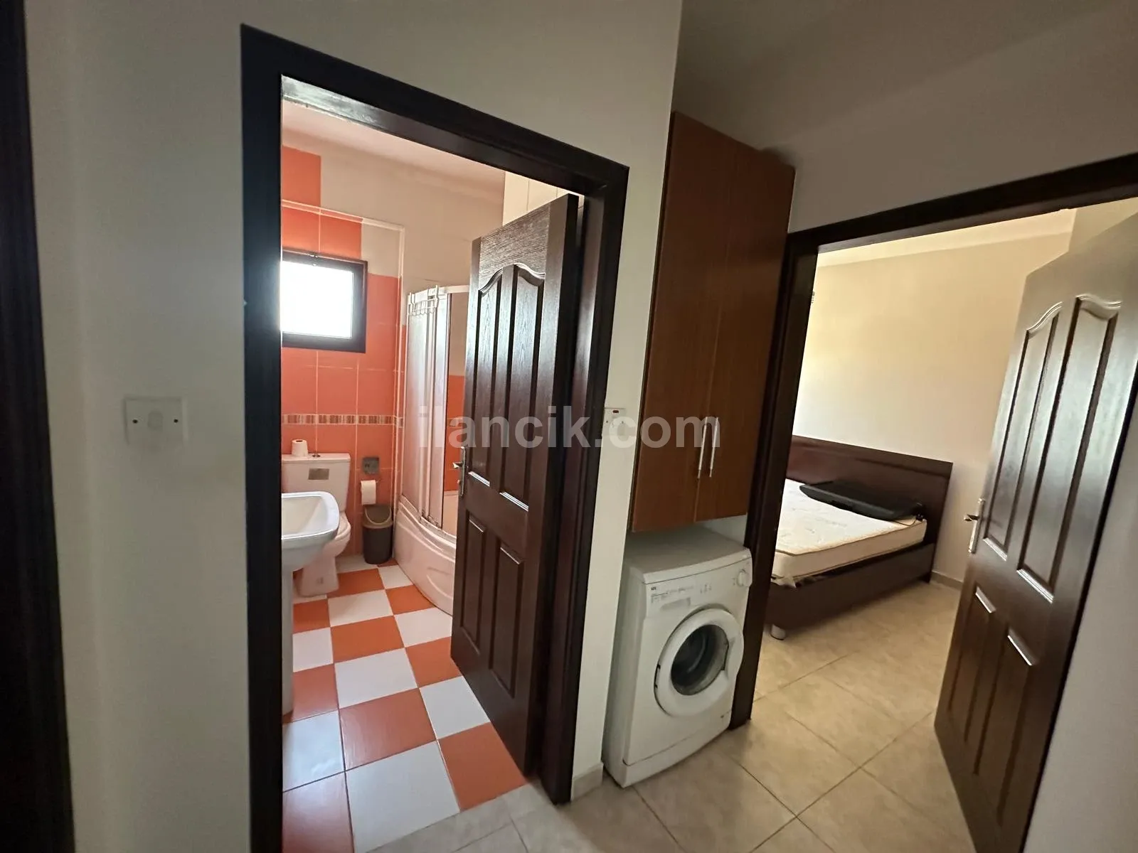 Mağusa Karakol Bölgesinde 3+1 Kiralık Daire - 14